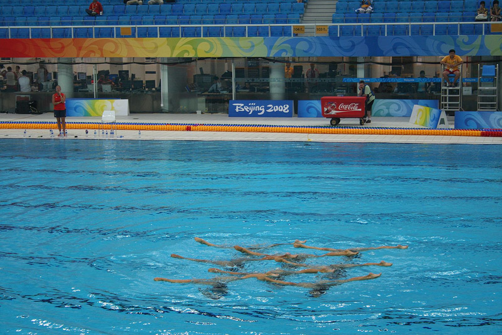 Entrenamiento de la selección nacional de natación sincronizada