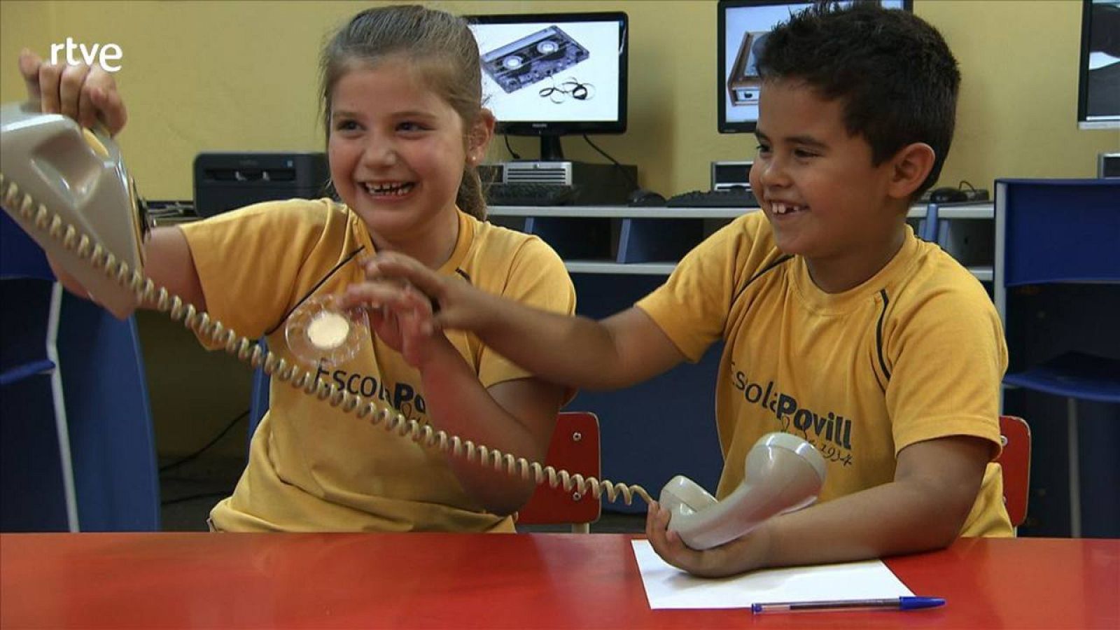 aix-qu-s------el-telfon