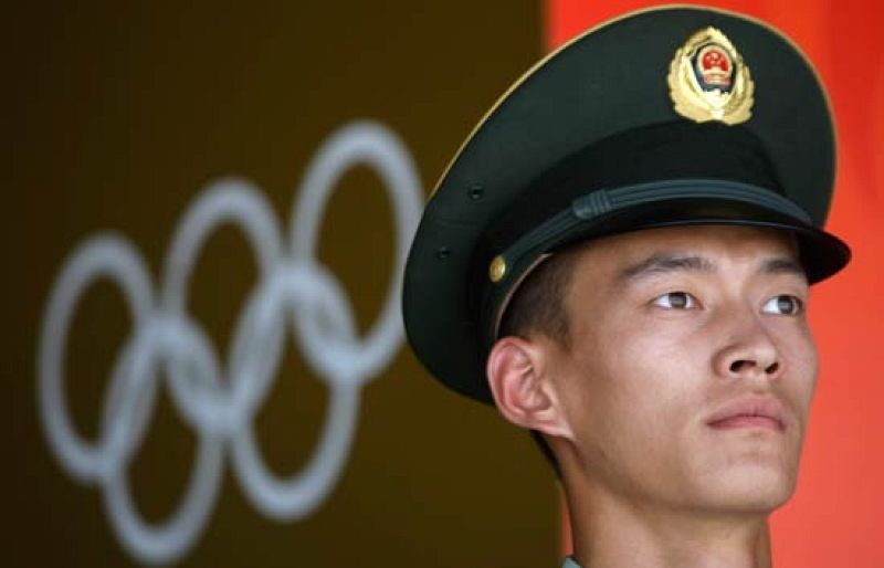 Aumenta la alerta antiterrorista y la presión sobre los periodistas extranjeros en China 