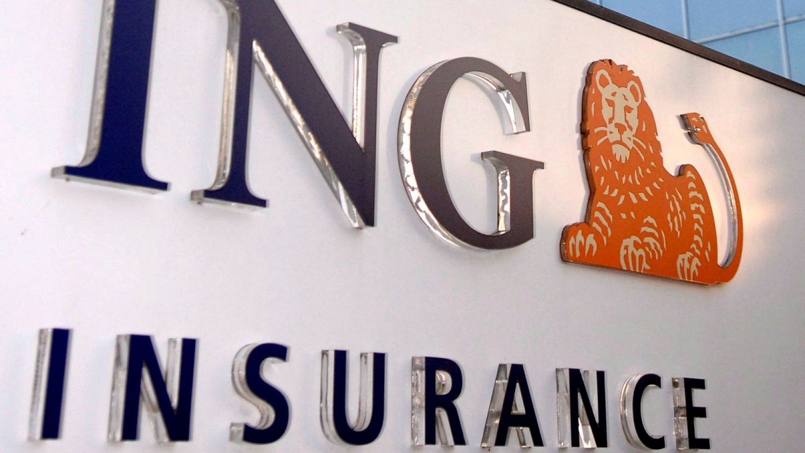 Rótulo en la sede de ING Seguros en Amberes