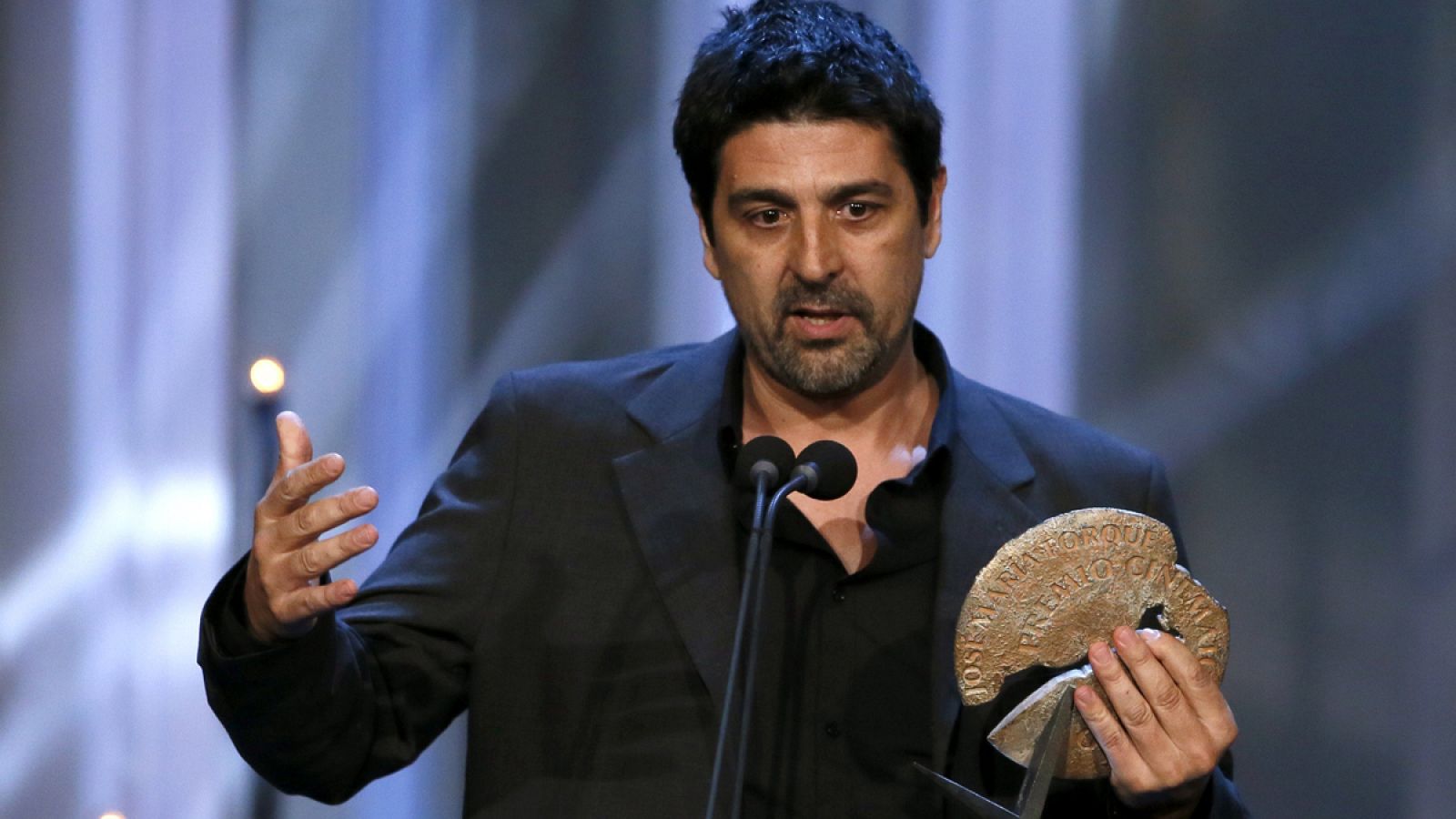 Cesc Gay, director de Truman, recibe el galardón de Mejor interpretación masculina de Ricardo Darín