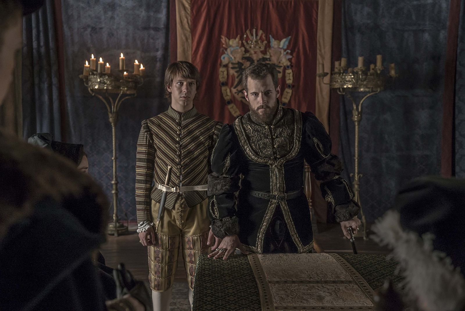 Carlos, preocupado por la sucesión