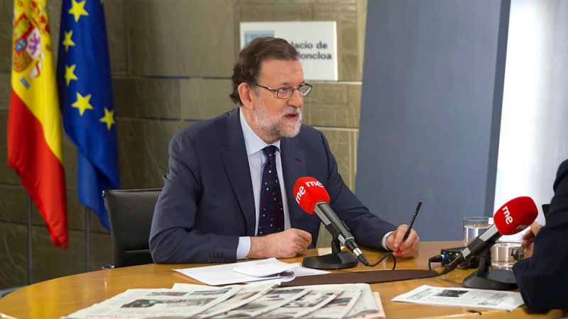 Rajoy acusa a S�nchez de buscar "a toda costa" el apoyo de "extremistas e independentistas" para gobernar
