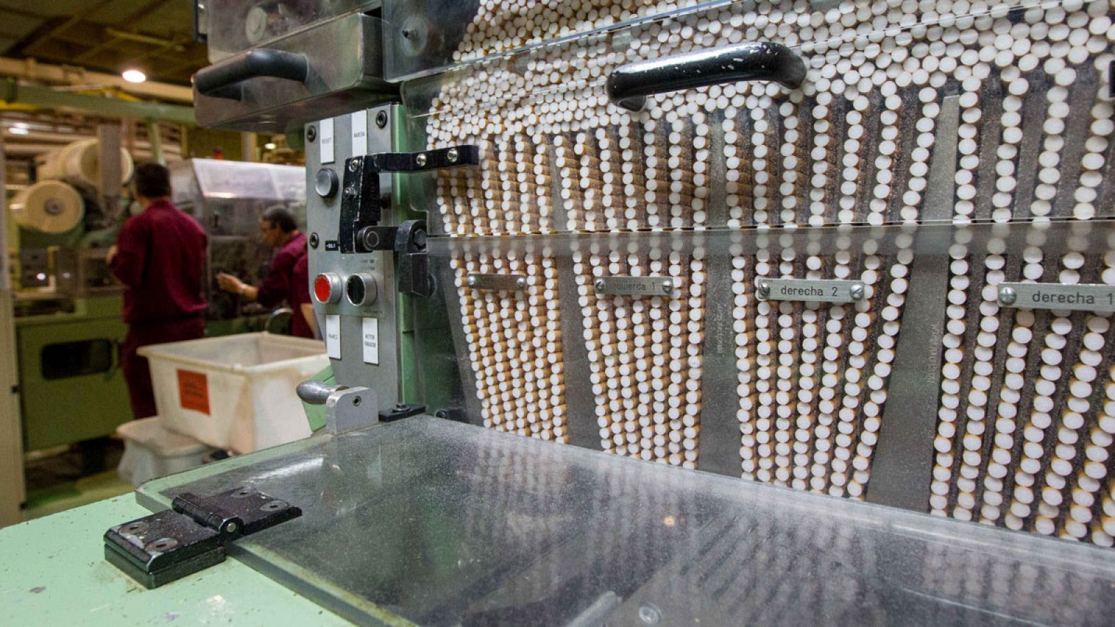 Proceso de fabricación de cigarrillos en la planta riojana de Altadis