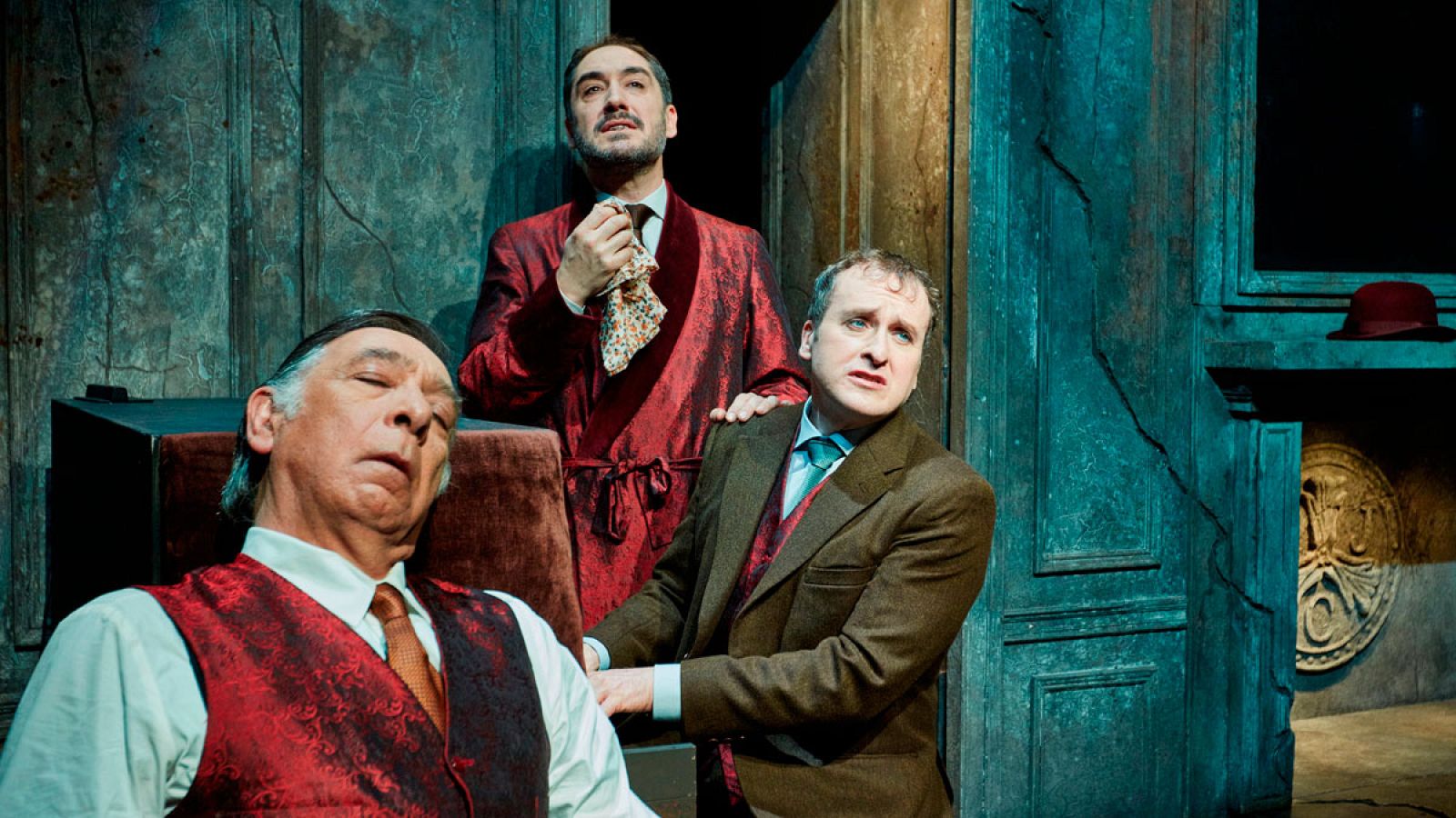 José Pedro Carrión, Alfonso Lara y Fernando Cayo en Páncreas, en el Teatro Valle-Inclán de Madrid.