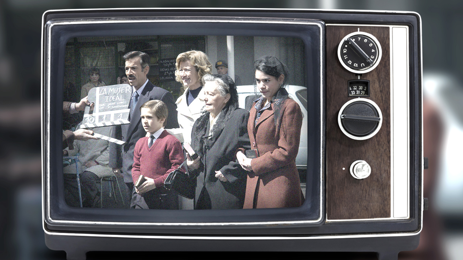 Cuéntame cómo pasó - Los Alcántara salen en televisión