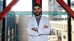 El médico César Velasco, reconocido por Forbes, reclama inversión para la salud pública