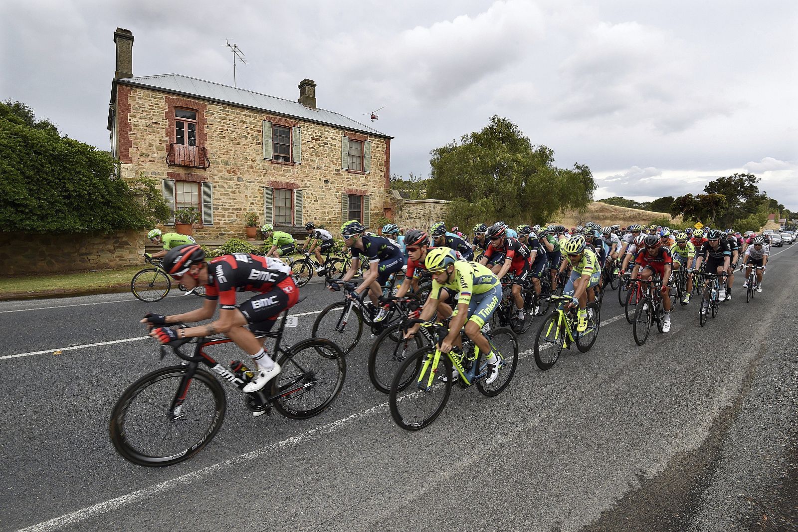 Imagen de archivo de un pelotón ciclista.