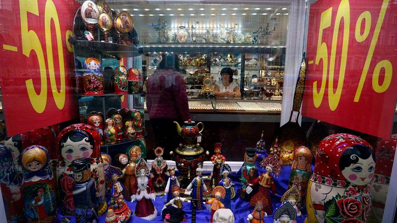 La economía rusa se hundió un 3,7% en 2015, lastrada por el desplome del precio del petróleo y las sanciones