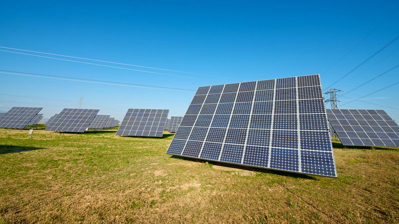 Un tribunal arbitral desestima la primera demanda internacional contra España por el recorte a la fotovoltaica