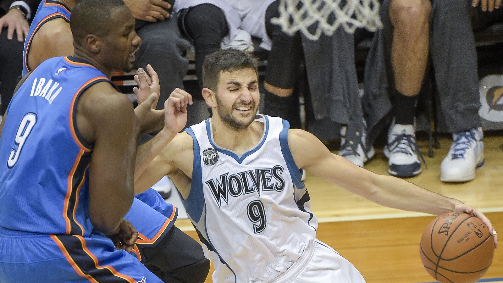 Ibaka gana la partida a Rubio