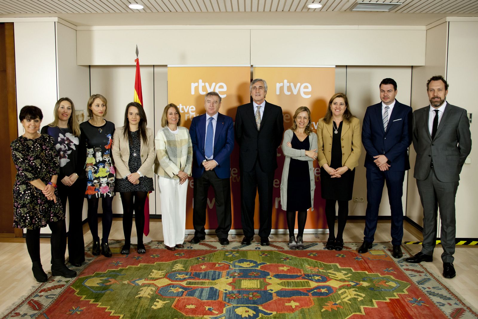 El presidente de RTVE, José Antonio Sánchez, y el alcalde de Ávila, José Luis Rivas, en su condición de presidente del Grupo de Ciudades, han suscrito el acuerdo
