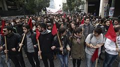 La huelga contra la reforma de las pensiones paraliza Grecia con manifestaciones multitudinarias