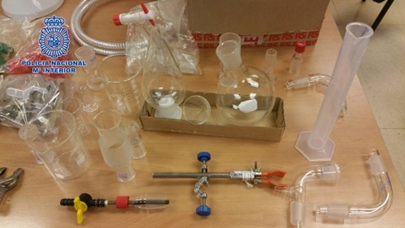 La Policía desmantela en Alicante un laboratorio de drogas y se incauta de 122 kilos de APAAN