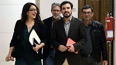 IU subraya que está negociando "exclusivamente" con el PSOE un pacto de investidura y no un acuerdo de gobierno