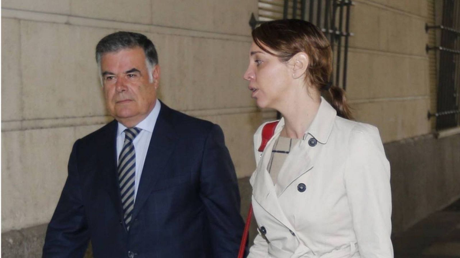 El exconsejero de Empleo, José Antonio Viera, a su llegada a los juzgados de Sevilla