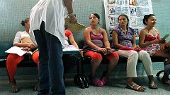 La OMS aconseja a las mujeres de zonas afectadas por el zika protegerse de los mosquitos y tener sexo con protección