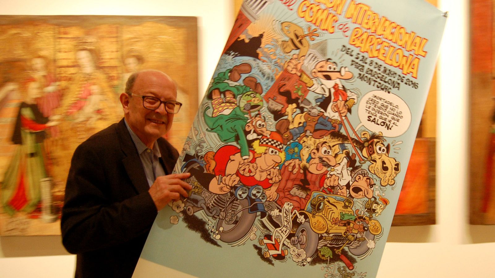 Francisco Ibáñez con el cartel del 34 Salón del Cómic de Barcelona
