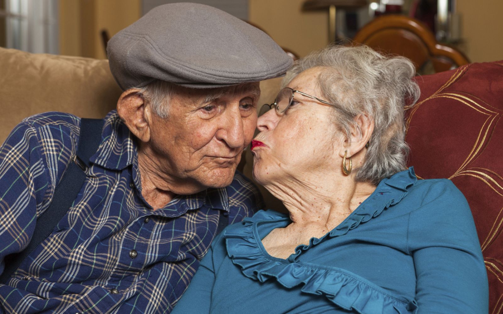 La felicidad es la variable más importante en la intensidad del amor.