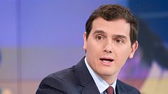 Rivera asegura que hay "negociaciones serias" con el PSOE pero que hay "escollos" en materia fiscal