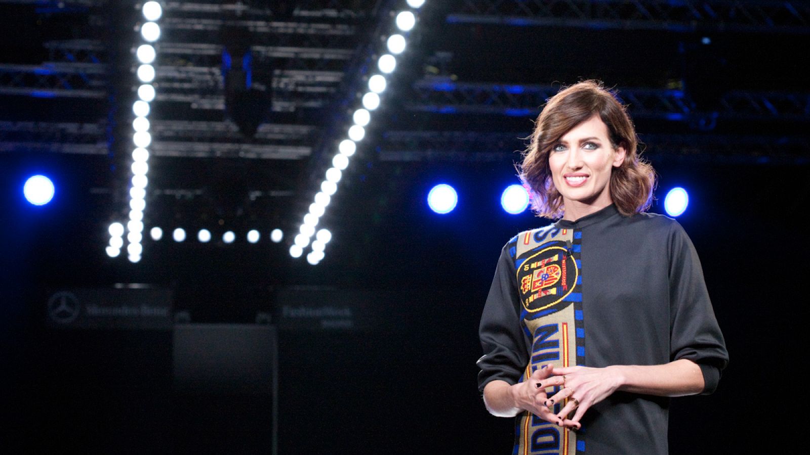 Nieves Álvarez con diseño de Davidelfín en la pasarela MBFWM. EFE