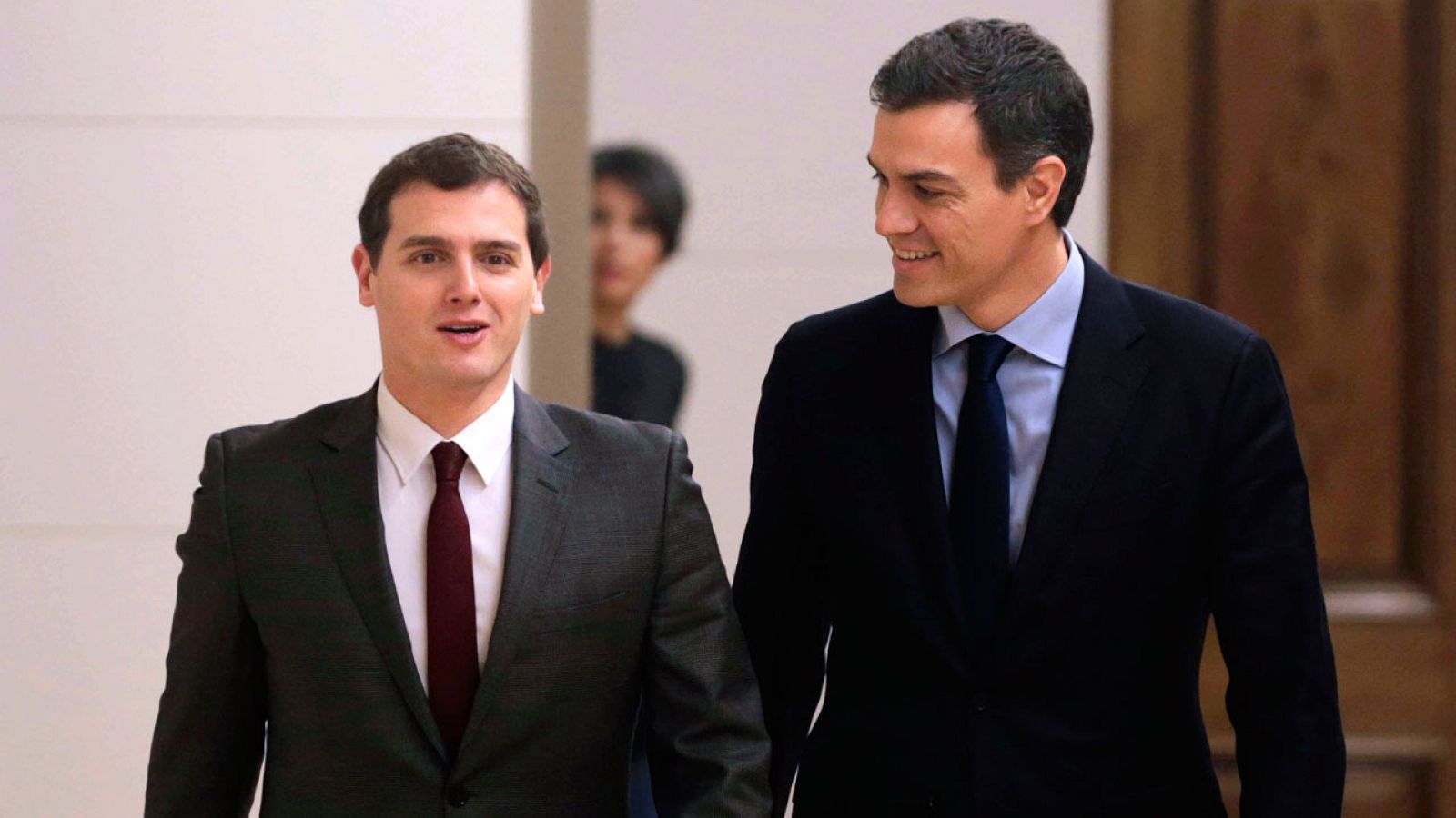 El líder de Ciudadanos, Albert Rivera, y el secretario general del PSOE, Pedro Sánchez, en una foto de archivo