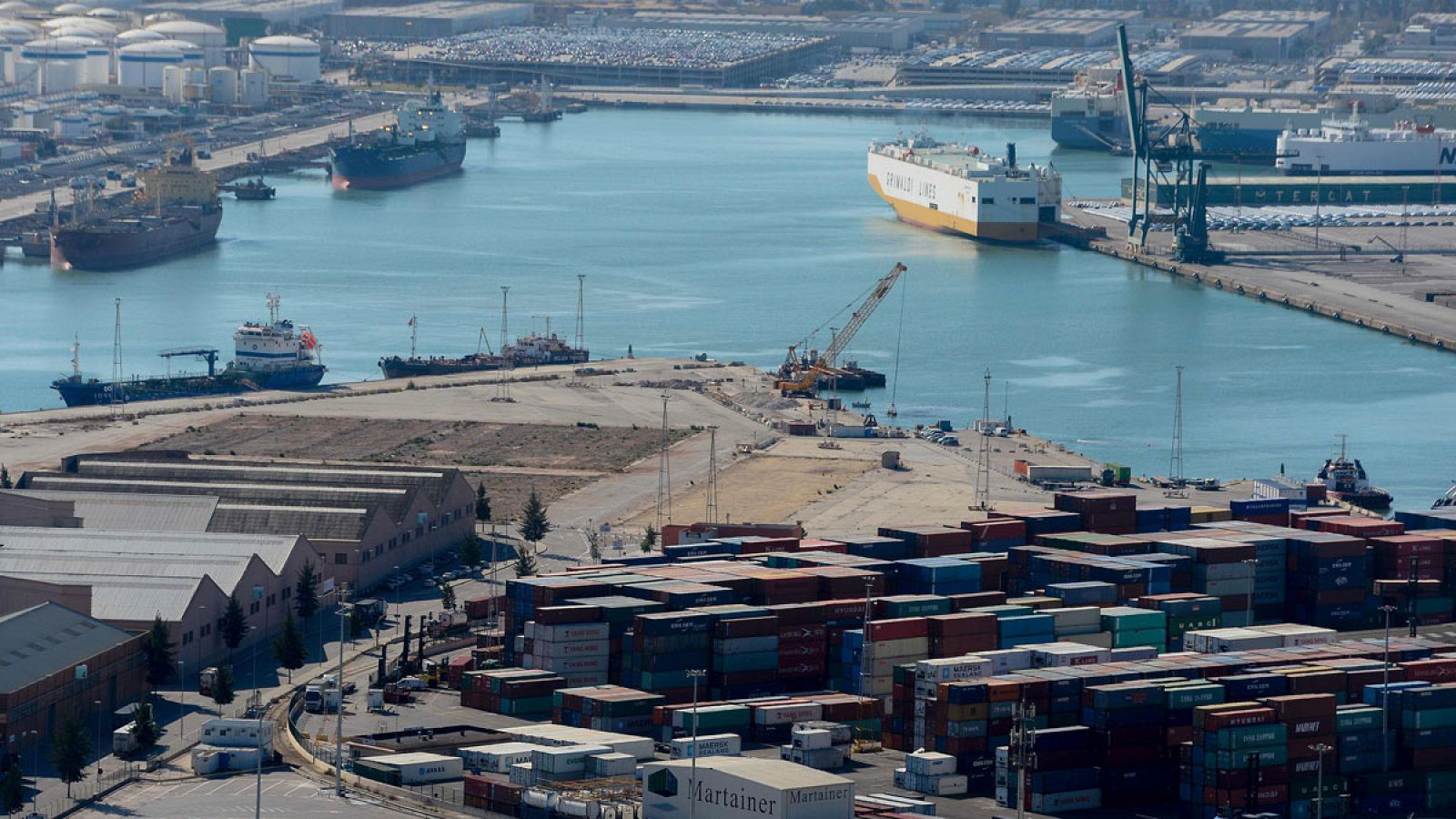 Terminal de contenedores del puerto de Barcelona
