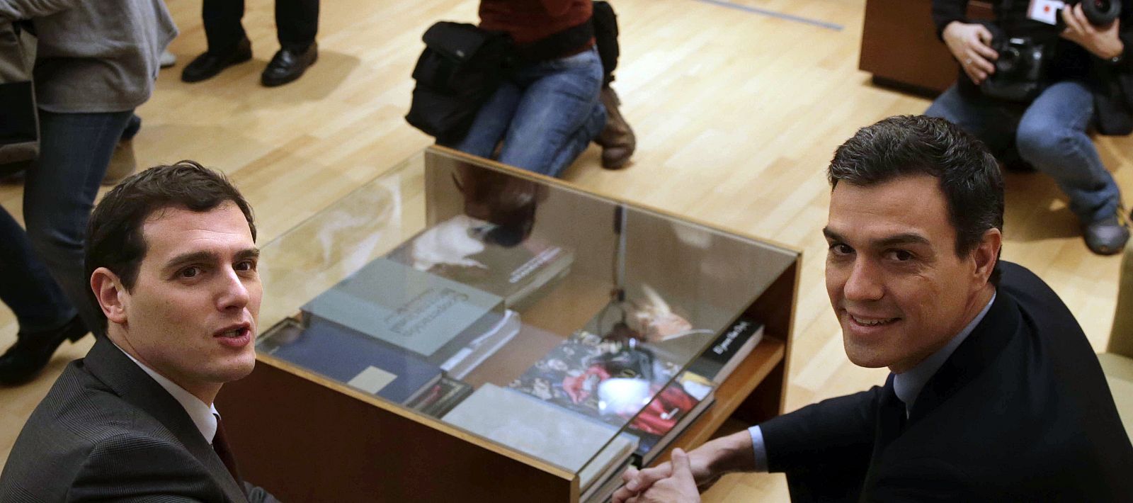 Albert Rivera y Pedro Sánchez, antes de reunirse en el Congreso en la ronda de negociaciones del líder socialista.