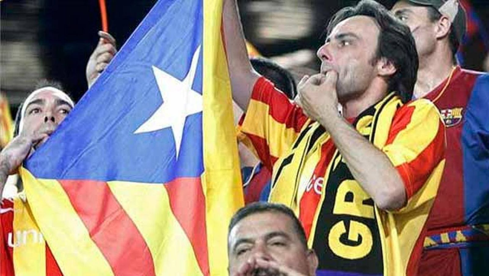 Pitada al himno en el Camp Nou