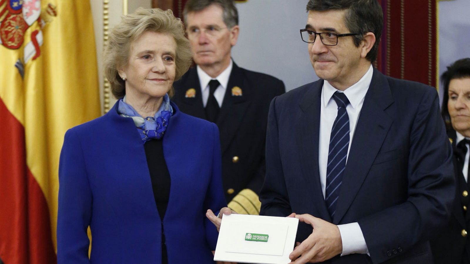 La defensora del Pueblo, Soledad Becerril, y el presidente del Congreso, Patxi López