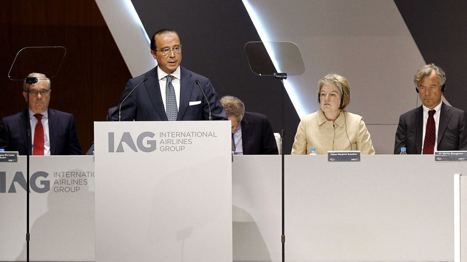 El presidente de IAG se dirige a la junta general de accionistas