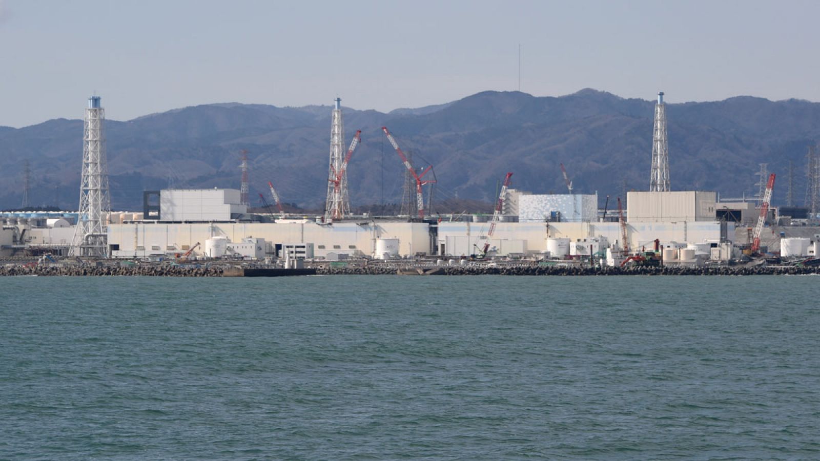 Acusados tres exdirectivos de Fukushima por negligencia