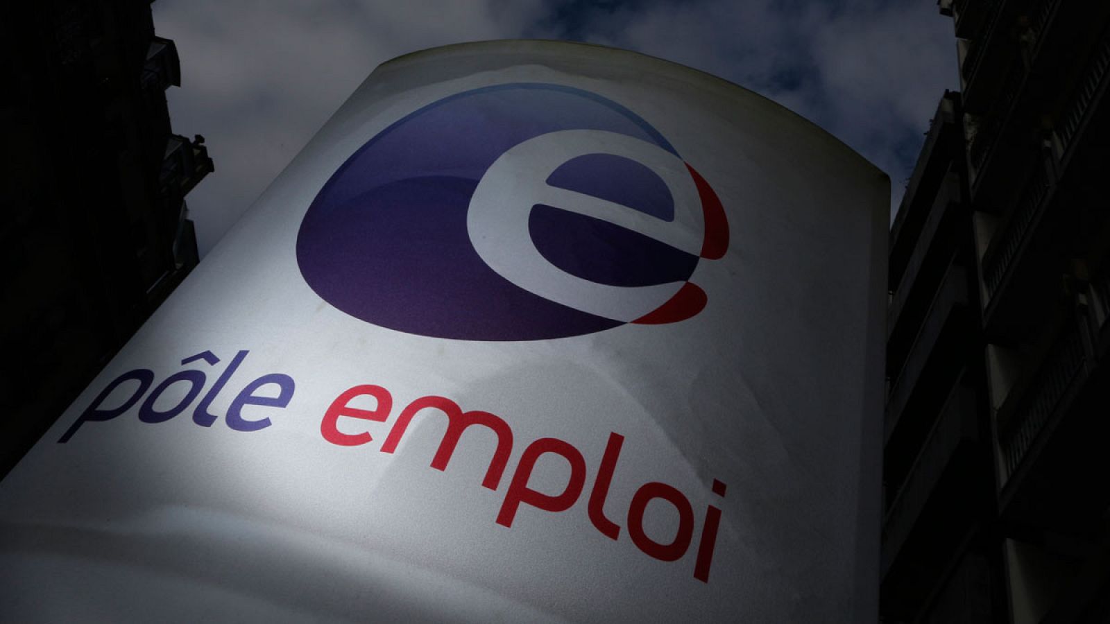 Logo de una oficina de empleo en París