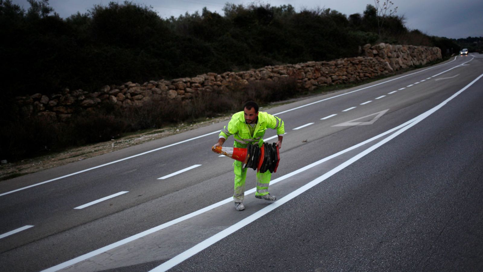 Imagen de un operario trabajando en Ronda (Málaga)