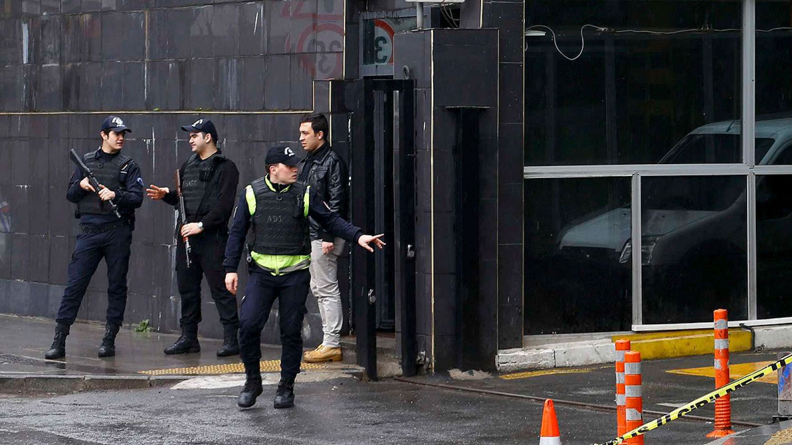 Policías turcos en Bayrampasa