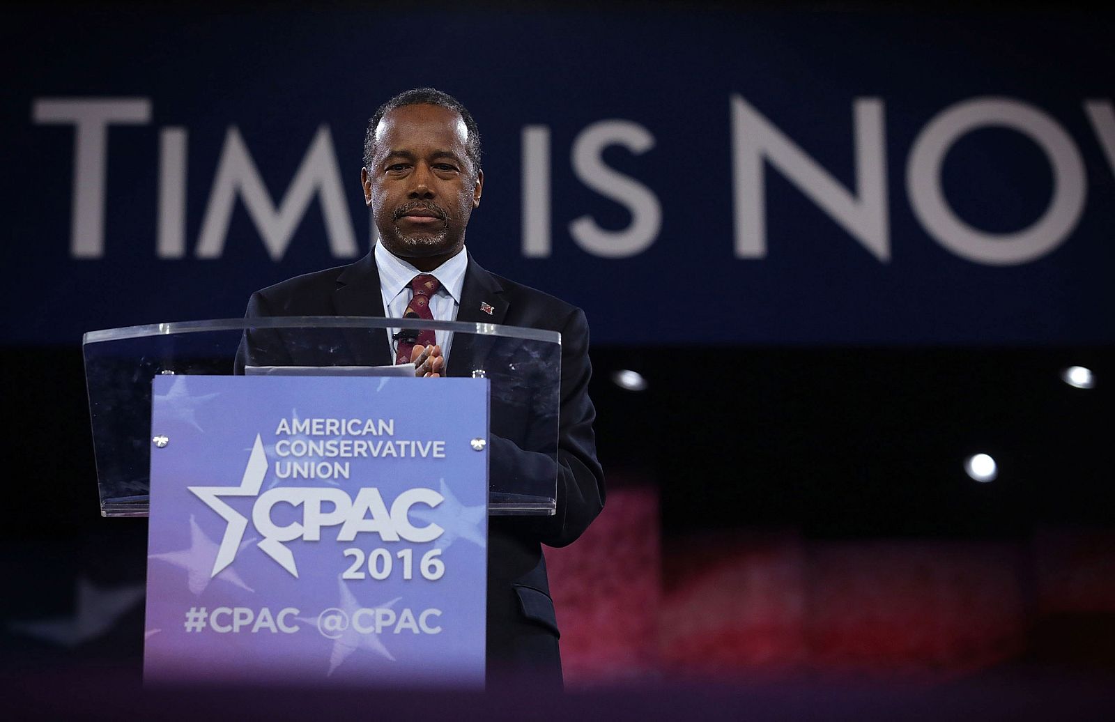 Ben Carson se retira de la carrera republicana