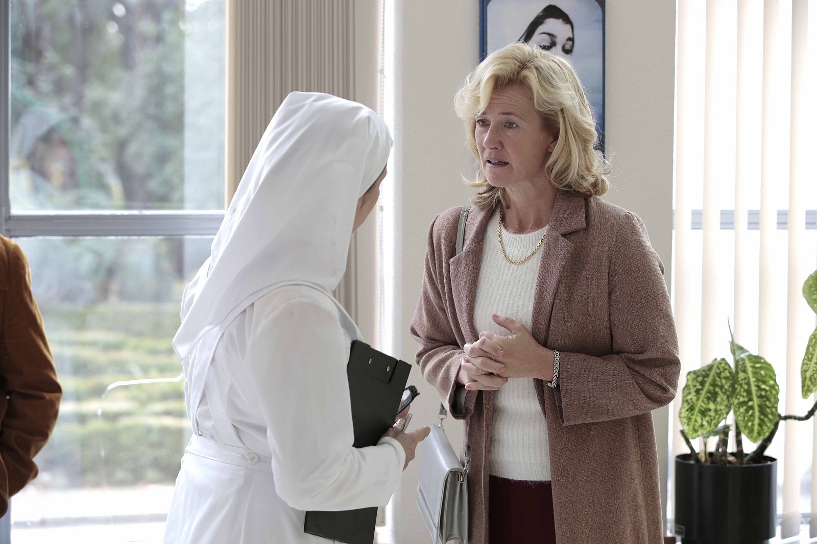 Mercedes, muy preocupada por Herminia