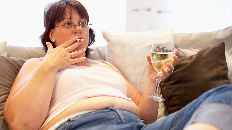 Los hombres bajos y las mujeres con sobrepeso tienen menos oportunidades en la vida