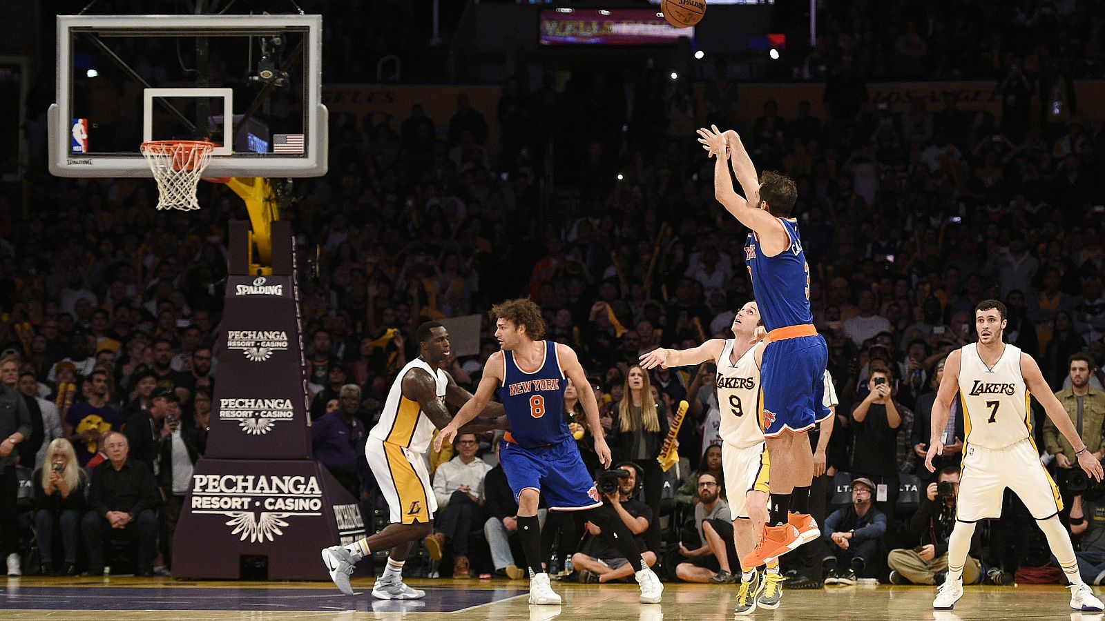 Calderón da la victoria a los Knicks