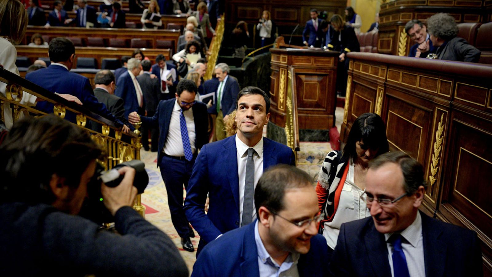 El líder socialista Pedro Sánchez, al término del primer pleno del Congreso