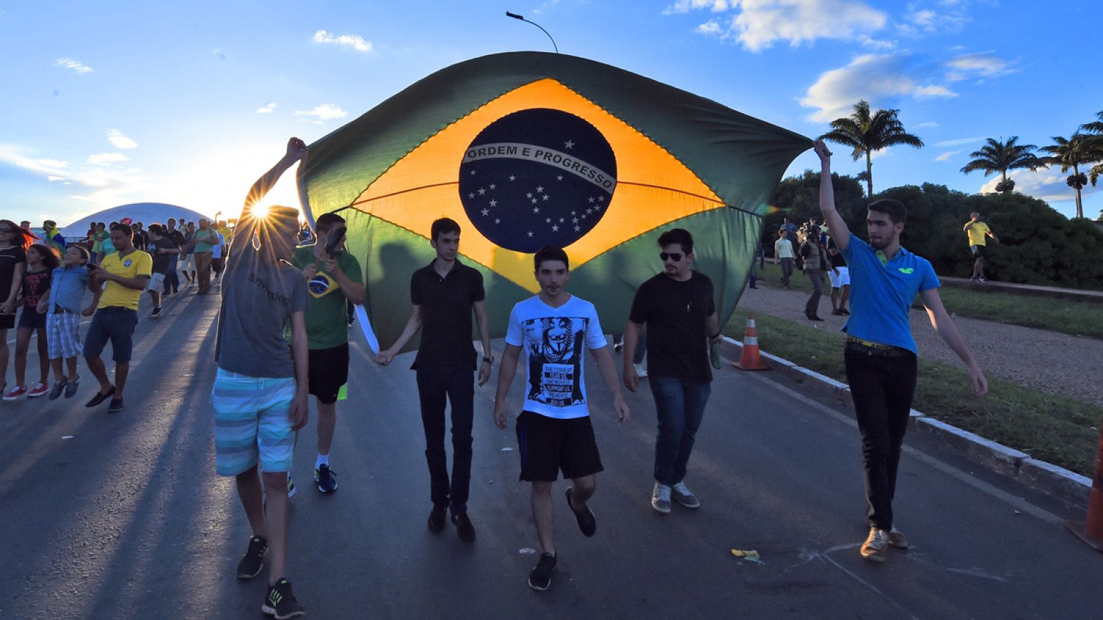 Una protesta frente al palacio presidencial en Brasilia