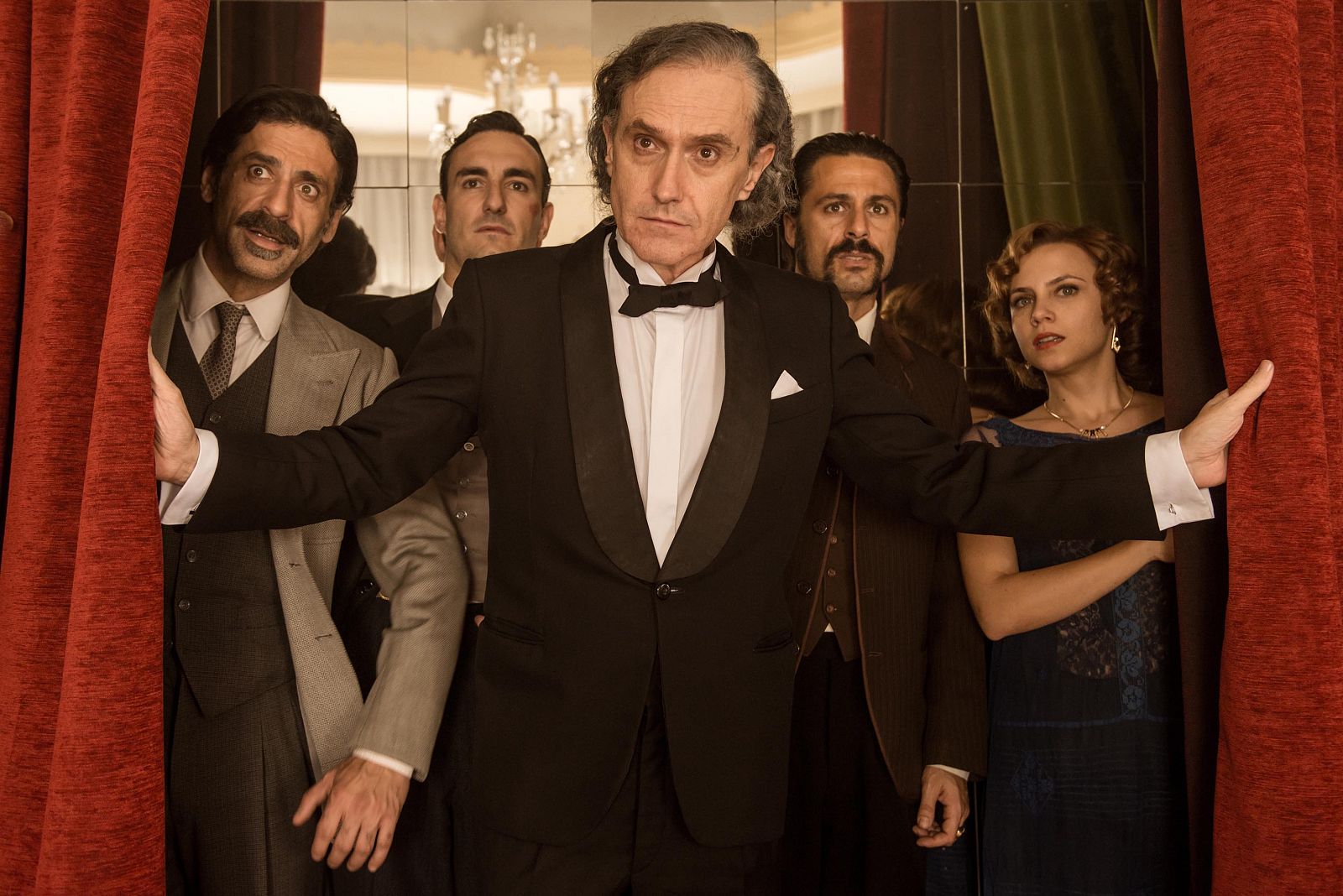 La patrulla junto a Argamasilla y el mago Houdini.