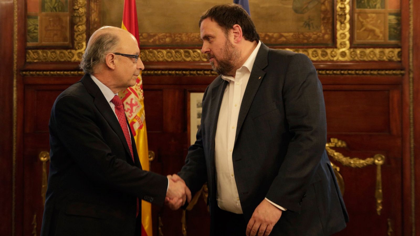 El ministro de Hacienda, Cristóbal Montoro, y el vicepresidente catalán, Oriol Junqueras, el pasado 18 de marzo en Madrid