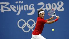 Federer arrasa en su primer partido