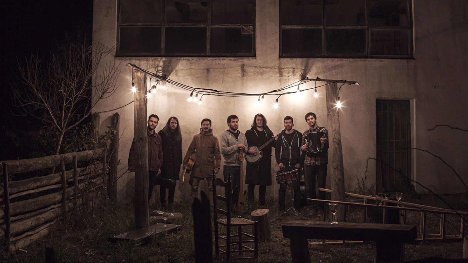 La M.O.D.A. durante la grabación de 'Ojalá' en Cal Pau