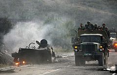 Rusia avanza en su ofensiva contra Georgia, a pesar del alto el fuego