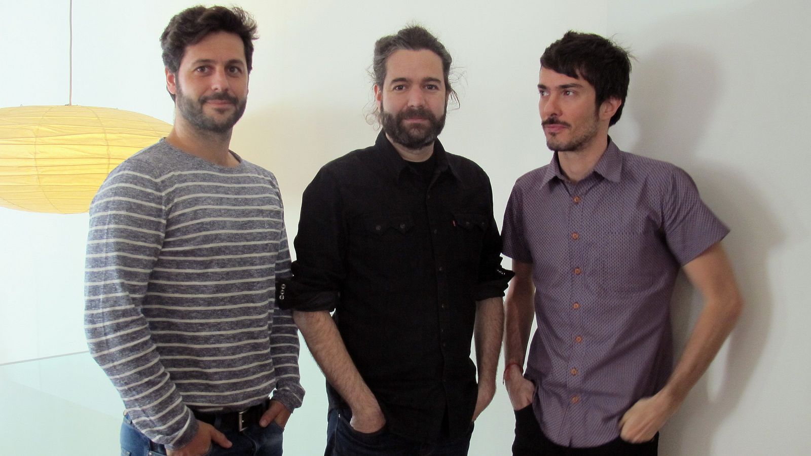 Jorge González, Juanma Latorre y Juan Pedro 'Pucho' Martín, de Vetusta Morla, en la entrevista con RTVE.es.