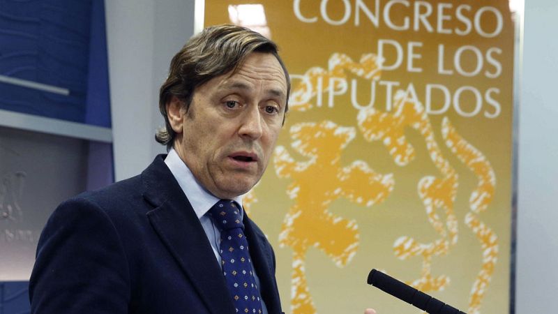 El PP ve "inviable" un pacto entre PSOE, Podemos y C's e insiste en la gran coalición para evitar las urnas