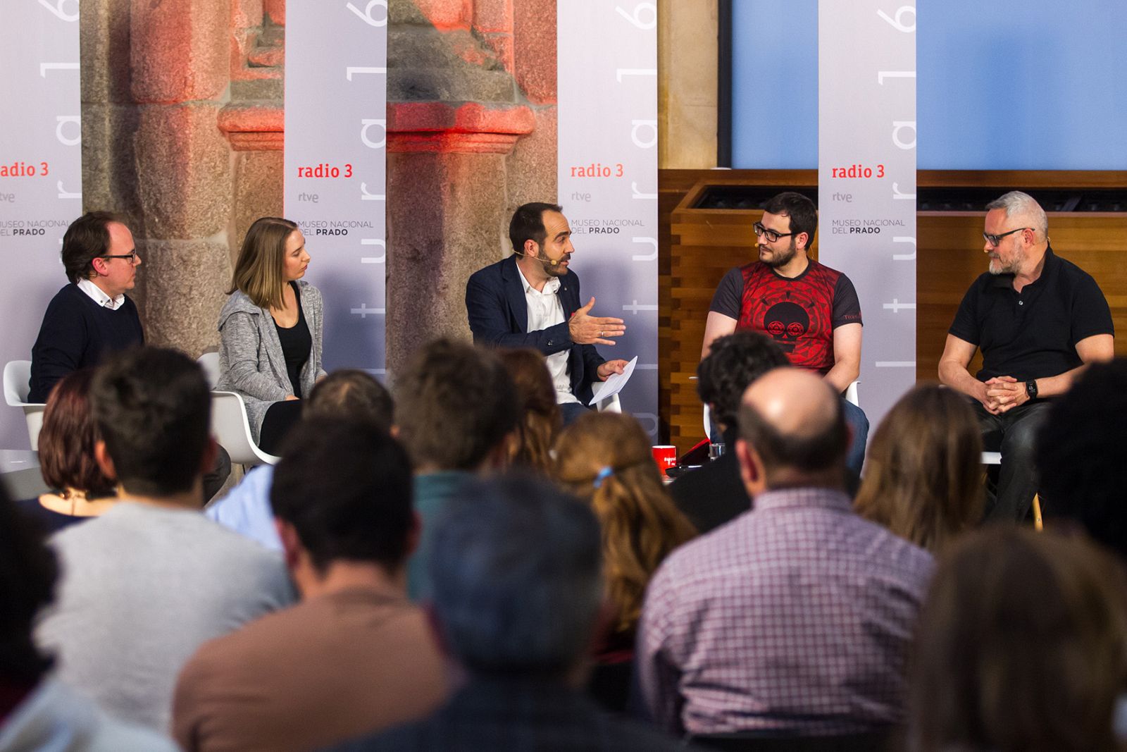 De izquierda a derecha: Antonio José Planells de la Maza, Valeria Castro, Santiago Bustamante, Raúl Rubio y Gonzo Suárez