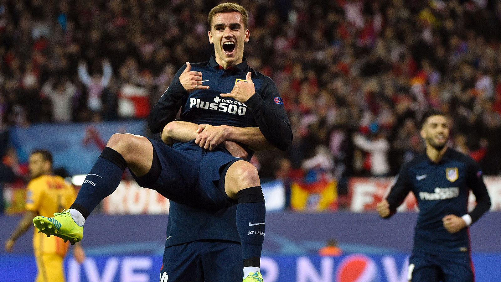 Griezmann celebra el primer gol del Atlético al Barça